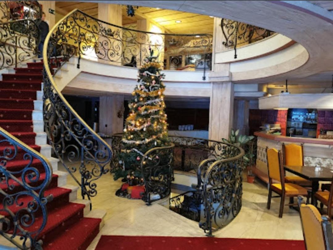 Das Kronen Hotel เซเฟลด์ อิน ทิโรล ภายนอก รูปภาพ